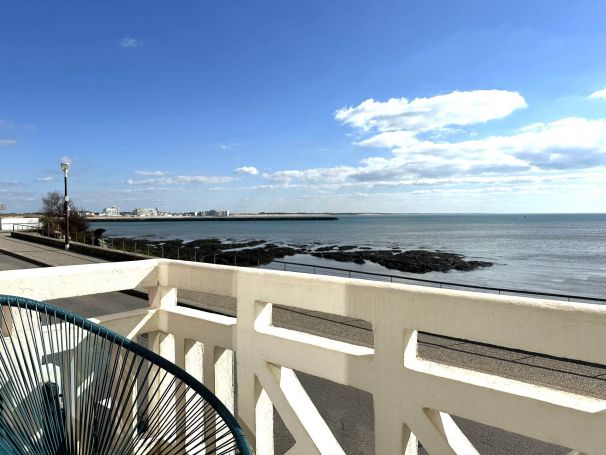 A vendre MAISON  7 PIECES 142 M2 BORD DE MER SAINT GILLES CROIX DE VIE