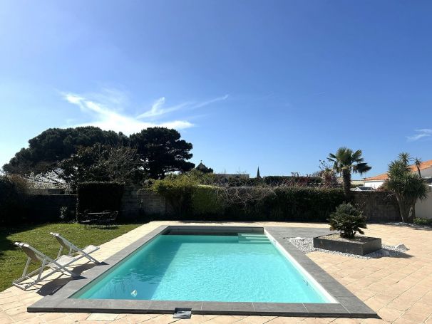 A vendre MAISON  6 PIECES 190 M2 BORD DE MER SAINT GILLES CROIX DE VIE