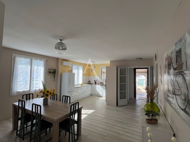A vendre MAISON  4 PIECES 110 M2 BORD DE MER LONGEVILLE SUR MER