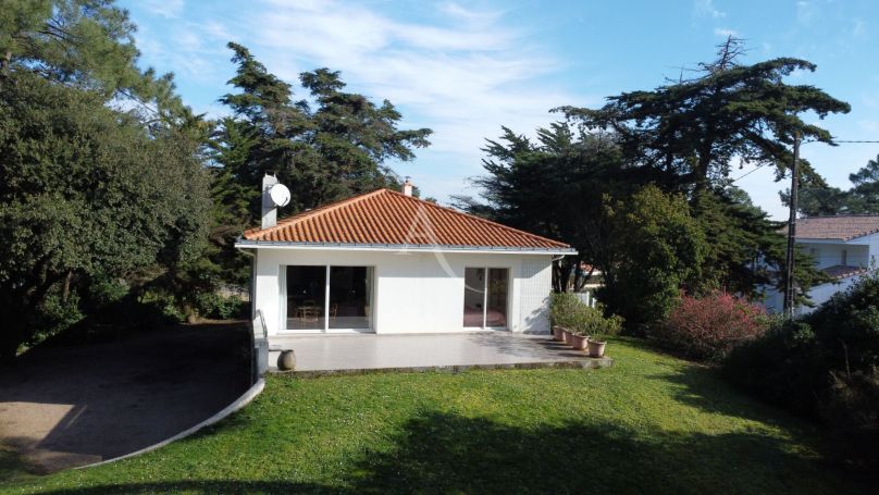 A vendre MAISON  9 PIECES 213 M2 PLAGE à PIED SAINT VINCENT SUR JARD