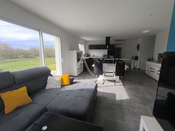 A vendre MAISON  4 PIECES 73 M2 BORD DE MER TALMONT SAINT HILAIRE