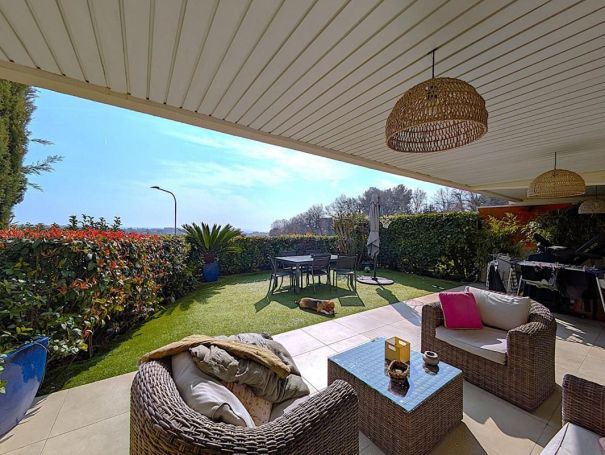 A louer APPARTEMENT T4 110 M2 VUE MER CAGNES SUR MER