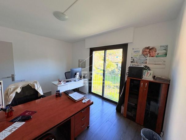A louer APPARTEMENT T3 58 M2 TERRASSE  VENCE