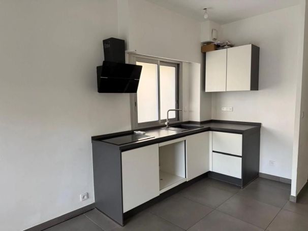 A louer APPARTEMENT T2 38 M2 TERRASSE BORD DE MER CANNES