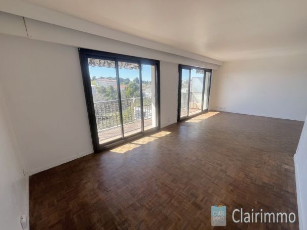 A louer APPARTEMENT T5 92 M2  MARSEILLE 13EME