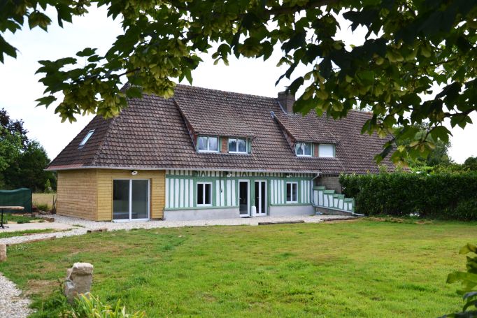 A vendre LONGERE RENOVEE  5 PIECES 120 M2 BORD DE MER BLOSSEVILLE