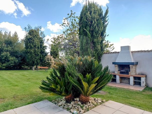 A louer MAISON  8 PIECES 251 M2 BORD DE MER SAINT VAIZE