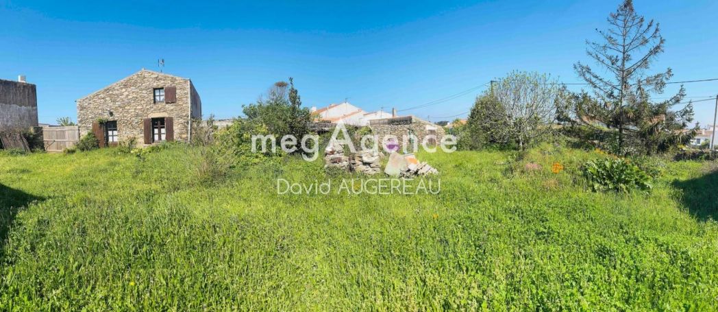 A vendre Ensemble immobilier composÃ© de trois maisons de village, rÃ©novÃ©es 85350 L Ile D Yeu