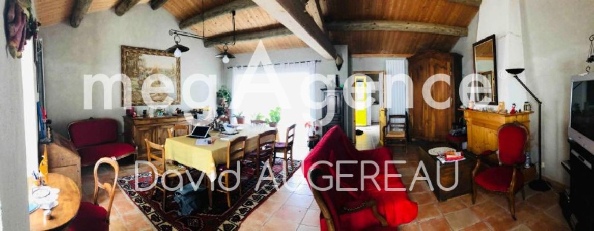 A vendre Ensemble immobilier composÃ© de trois maisons de village, rÃ©novÃ©es 85350 L Ile D Yeu