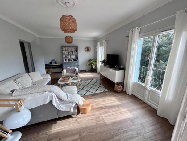A vendre APPARTEMENT T4 110 M2 PLAGE à PIED  ROQUEBRUNE SUR ARGENS