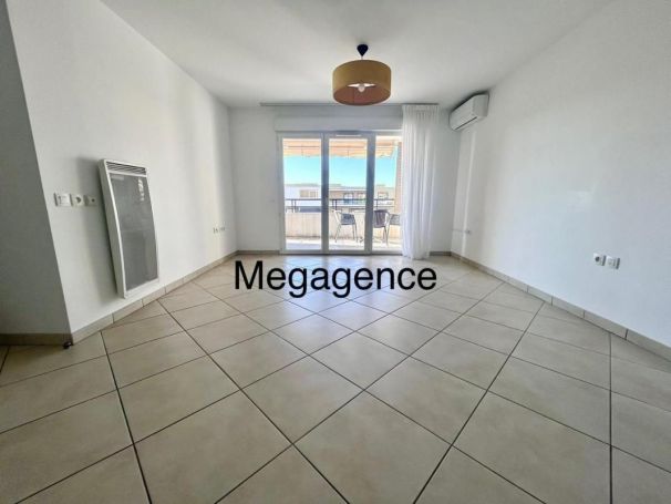 A louer APPARTEMENT T3 62 M2 TERRASSE BORD DE MER FREJUS