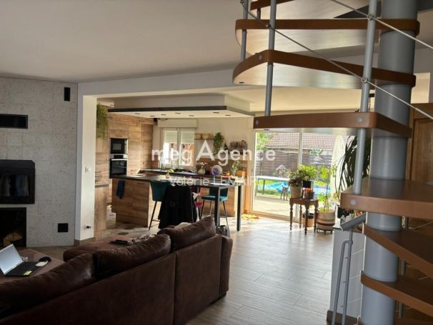 A vendre MAISON  CONTEMPORAINE  BUSSU