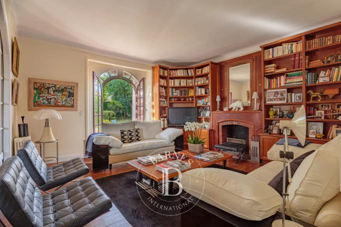 A vendre TRES BELLE MAISON 7 PIECES 230 M² BIARRITZ