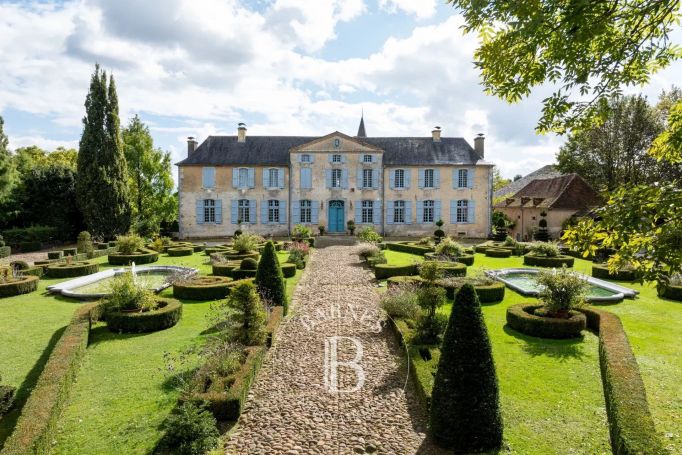 A louer MAISON  DE MAîTRE  PAU