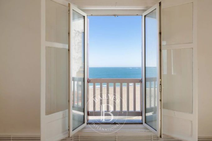 A vendre APPARTEMENT 116 M² A RENOVER  SAINT JEAN DE LUZ