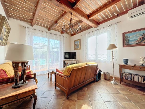 A vendre CHARMANTE VILLA 5 PIECES 142 M² sur les pentes des CRETES  La Ciotat