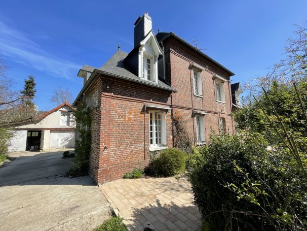 A vendre Maison de caractEre 8 PIECES 174 M² PROCHE MER Veulettes-sur-Mer