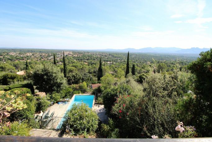 A vendre Villa 7 PIECES 132 m² VUE MER Roquebrune-sur-Argens