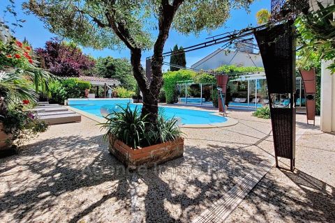 A louer APPARTEMENT  325 M2 BORD DE MER VENDAYS MONTALIVET