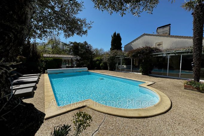 A louer APPARTEMENT  325 M2 BORD DE MER VENDAYS MONTALIVET