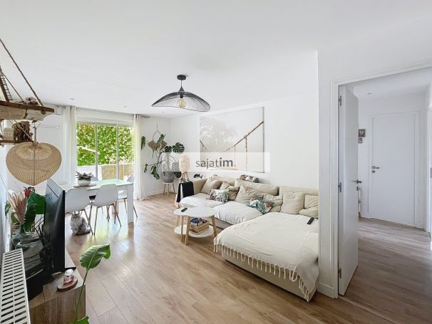 A vendre GRAND APPARTEMENT T4 84 M² refait A neuf vue jardinLa Seyne-sur-Mer