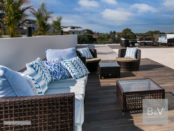 A vendre SUPERBE APPARTEMENT T4 88 M² VUE MER ANTIBES