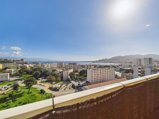 A vendre APPARTEMENT T3 81 M2 TERRASSE BORD DE MER AJACCIO