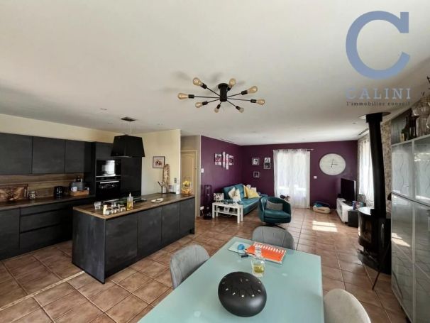 A louer MAISON  5 PIECES 113 M2  SAINT MAMERT DU GARD