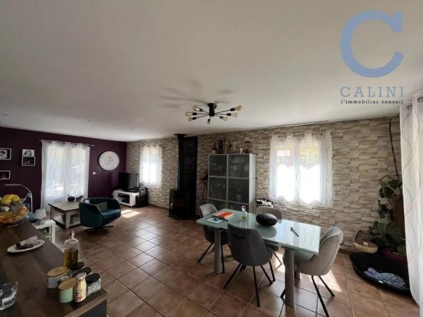 A louer MAISON  5 PIECES 113 M2  SAINT MAMERT DU GARD
