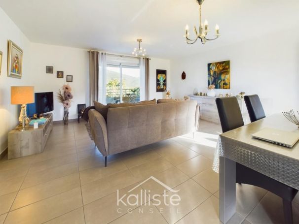A louer APPARTEMENT T3 69 M2 TERRASSE BORD DE MER PROPRIANO