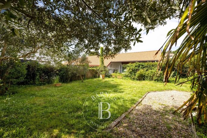 A vendre MAISON FAMILIALE 8 PIECES 230 M² QUARTIER DES ARENES BAYONNE
