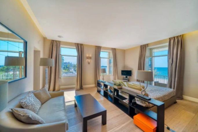 A vendre Sublime Appartement T6 652 M² Croisette  Cannes