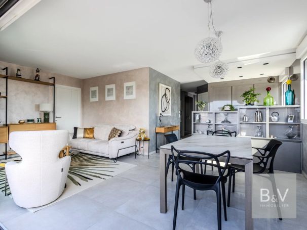 A vendre APPARTEMENT DE PRESTIGE T4 80 M2 TERRASSE VUE MER SAINT LAURENT DU VAR