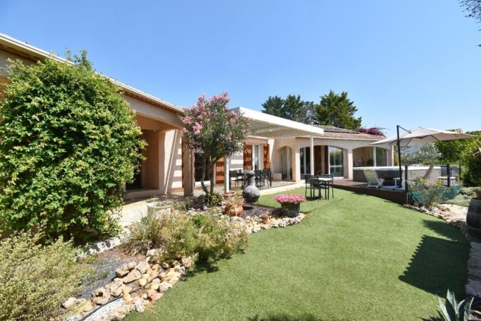 A louer MAISON  6 PIECES 183 M2 BORD DE MER MEZE
