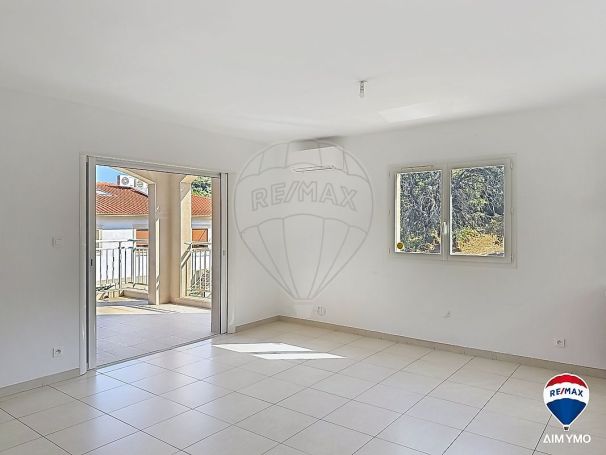 A louer APPARTEMENT T3 71 M2 TERRASSE  BASTELICACCIA