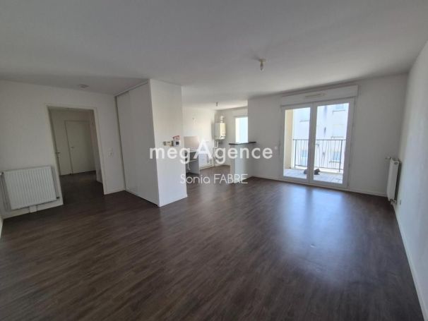 A louer APPARTEMENT T3 64 M2  REZE