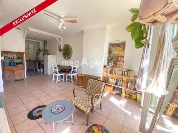A louer APPARTEMENT T3 51 M2 BORD DE MER HYERES