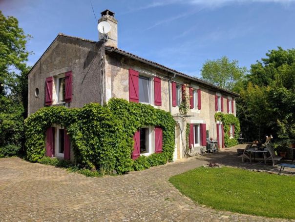 A louer MAISON  DE MAîTRE  CAMBLANES ET MEYNAC