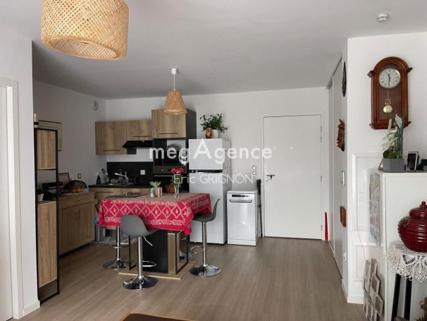 A vendre APPARTEMENT T2 44 M2 TERRASSE BORD DE MER LES SABLES D OLONNE