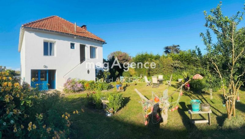 A vendre A proximitÃ© des plages entre Saint Sauveur et les sapins 85350 L Ile D Yeu