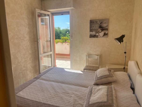 A louer APPARTEMENT T2 36 M2 TERRASSE BORD DE MER LE LAVANDOU