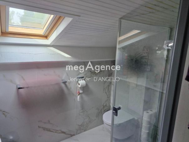 A louer APPARTEMENT DUPLEX T6 184 M2 TERRASSE BORD DE MER SANARY SUR MER