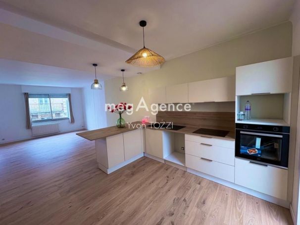 A louer APPARTEMENT NEUF T5 91 M2 TERRASSE BORD DE MER LES SABLES D OLONNE