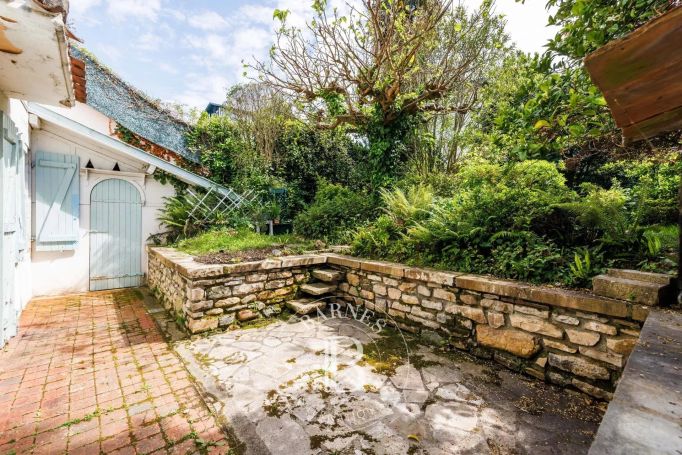 A vendre MAISON 180 M² A RENOVER SECTEUR DES ARENES BAYONNE