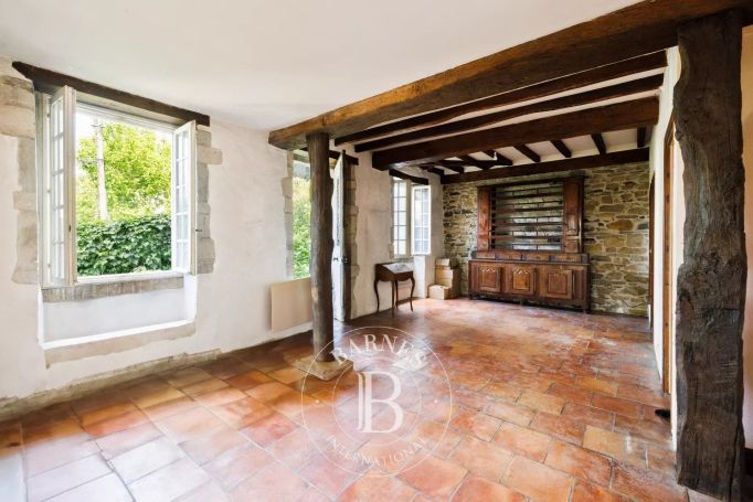 A vendre MAISON 180 M² A RENOVER SECTEUR DES ARENES BAYONNE
