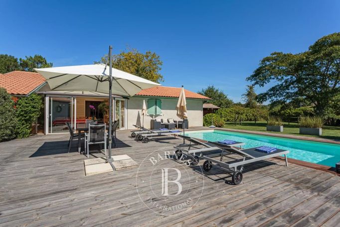A vendre charmante maison 7 pieces 240 m² TARNOS PLAGE