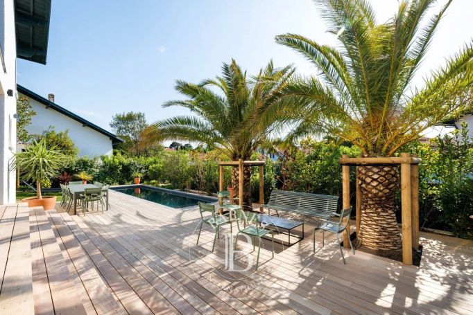 A vendre TRES BELLE MAISON BASQUE 9 PIECES 290 M² BIARRITZ