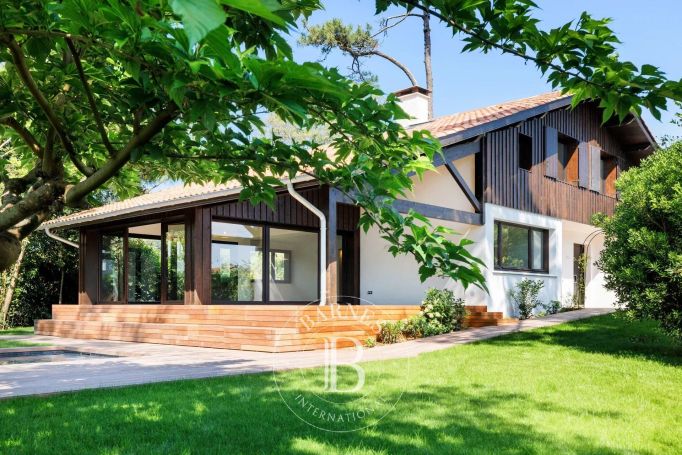 A vendre MAGNIFIQUE MAISON CONTEMPORAINE 310 M² ANGLET CHIBERTA