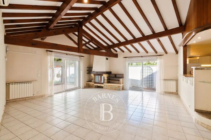 A vendre CHARMANTE MAISON 5 PIECES 161 M² SECTEUR LES ARENES BAYONNE