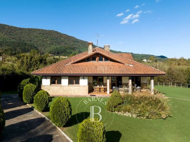 A louer MAISON  424 M2 BORD DE MER SAN SEBASTIáN
